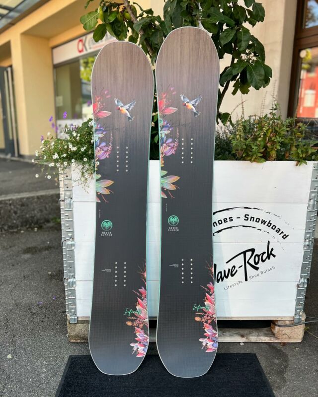 und scho kommt die nächste Lieferung 📦🥳🥳🥳🥳🥳 heellloooo @neversummerindustries 

#winteriscoming 
#machdichready 
#bülachstadt 
#waverock_shop